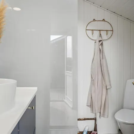 2 Bedroom Cozy In Juelsminde