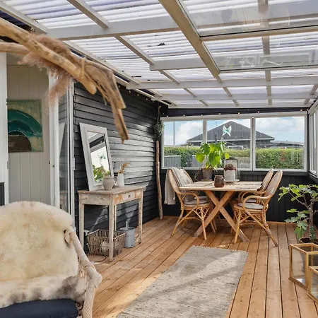 2 Bedroom Cozy In Juelsminde Sonderby (Midtjylland)